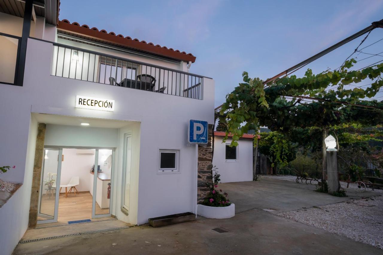 Hotel Donas E Cabaleiros Boqueixon Exterior photo